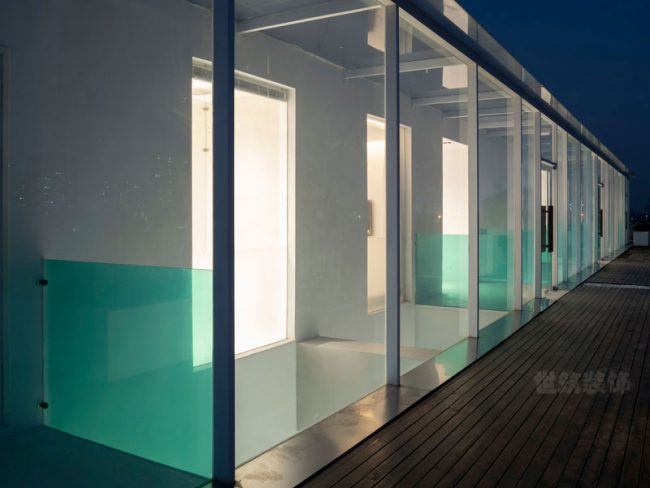 现代风格办公室阳光房装修图