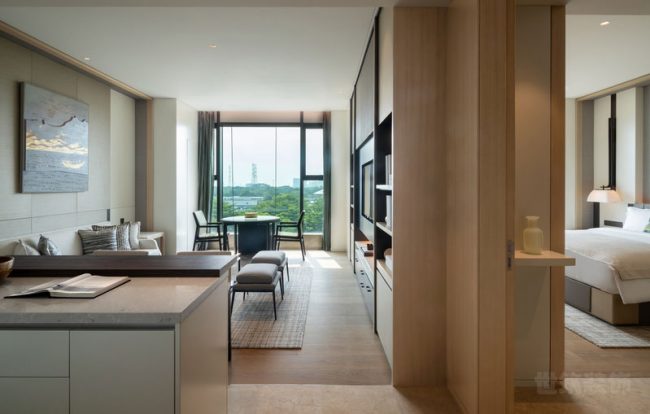 现代风格度假酒店豪华套间装修图