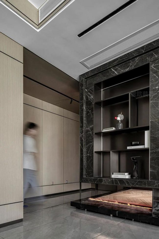 现代风格样板间玄关区域装修图