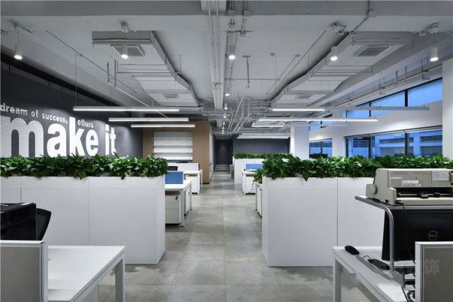 现代工业风办公室工作区域装修图