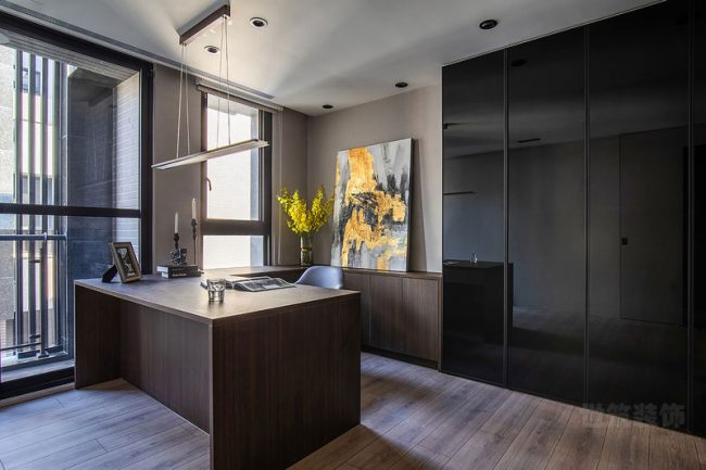 现代极简风格办公室主管办公空间装修图