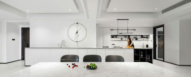 现代极简风家居餐厅装修图