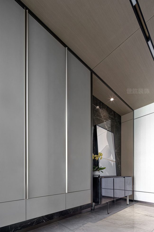 现代极简风样板间玄关装修图