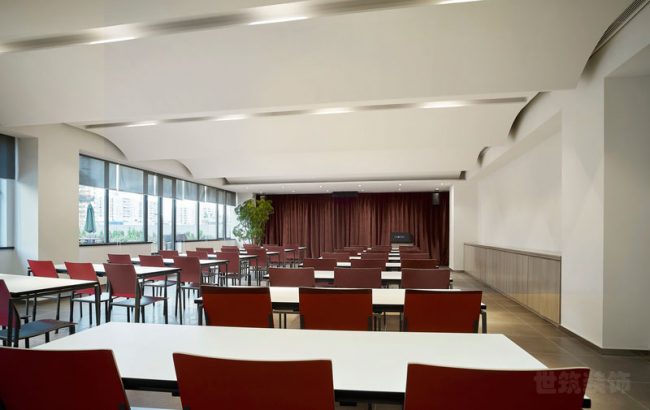 现代简约办公室职工餐厅装修图