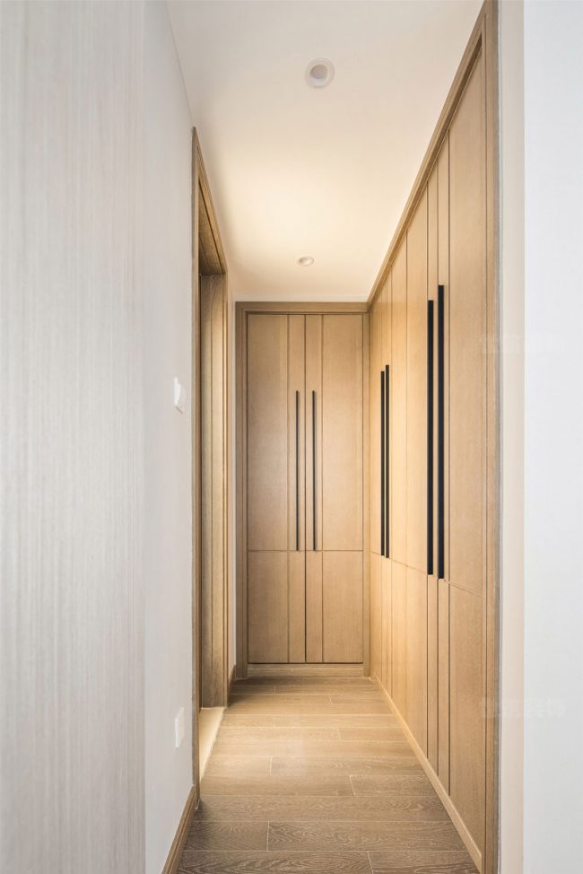 现代简约风格家居过道装修图