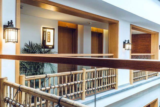 新中式度假民宿走廊装修图