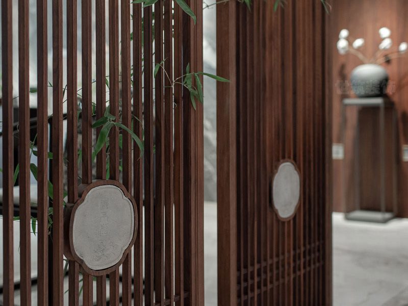 新中式风格办公室过道实木屏风隔断装修图