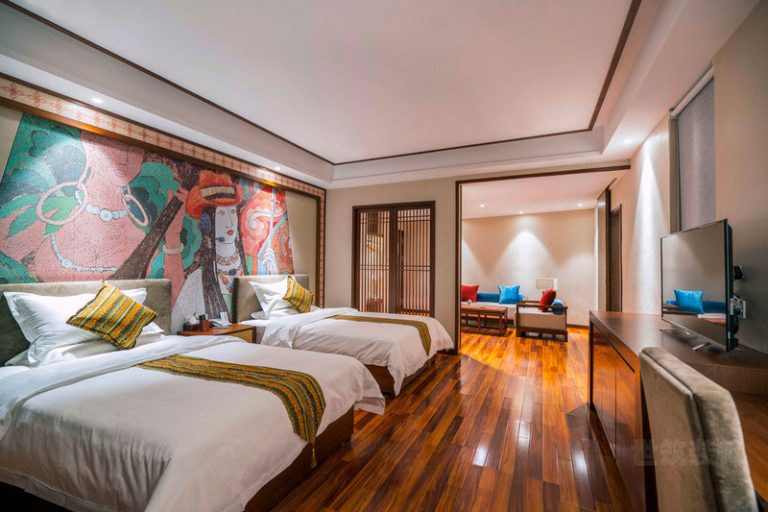 新中式风格度假酒店客房环境装修图