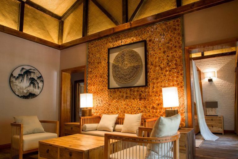 新中式风格度假酒店主题豪华套房装修图