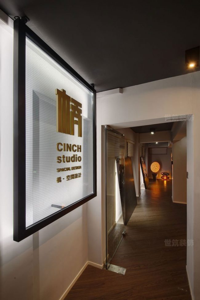 中式工业风办公室入口装修图