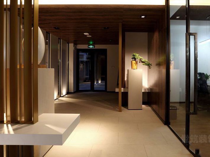 中式轻奢风办公室玄关装修图