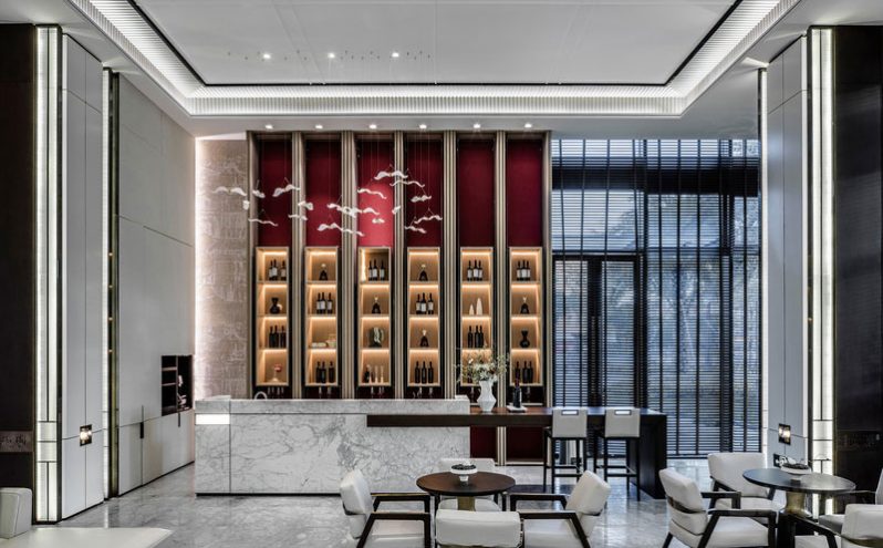 中式轻奢风酒店大堂空间装修图