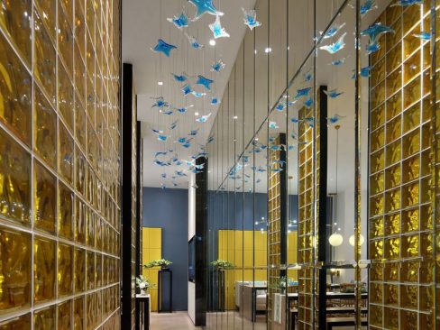 昆明西山区轻奢新中式办公室装修设计案例效果图过道装修图