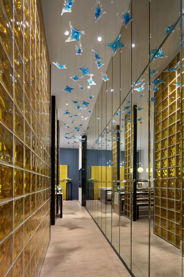 昆明西山区轻奢新中式办公室装修设计案例效果图过道装修图