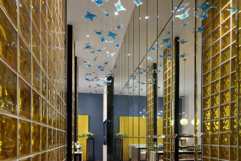 昆明西山区轻奢新中式办公室装修设计案例效果图过道装修图