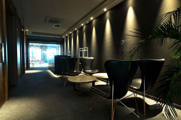 昆明工业风办公室装修设计等候区效果图