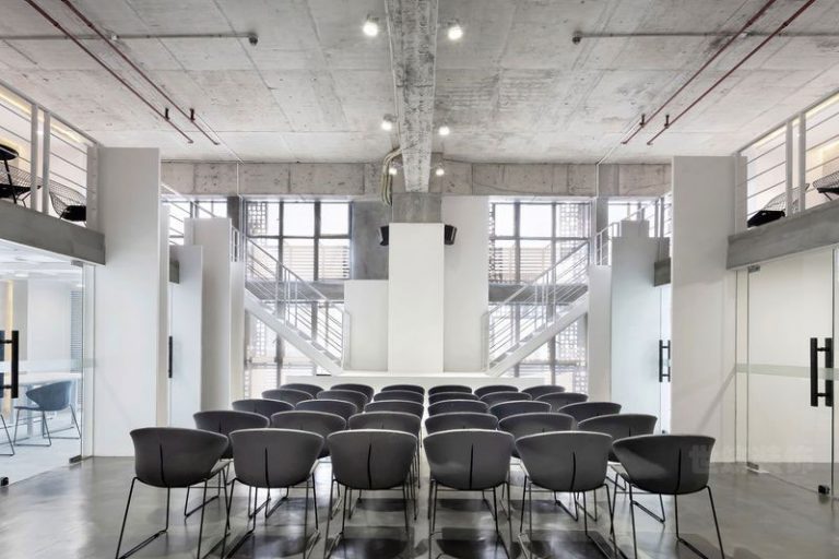 云南工业风格办公室设计 培训区效果图