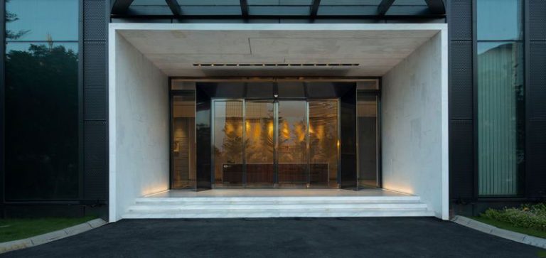 极简现代办公室装修外观效果图