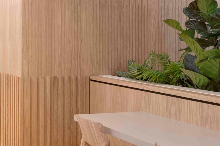 北欧风格办公场所休息区绿植景观装修图