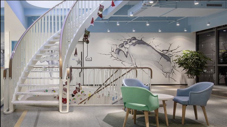 北欧风格教育机构办公空间洽谈区装修图