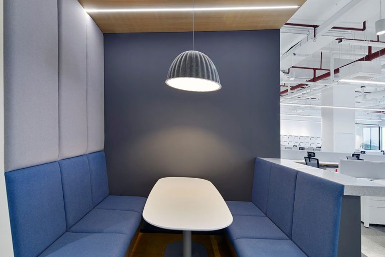 北欧工业风办公场景开放式接待区装修图