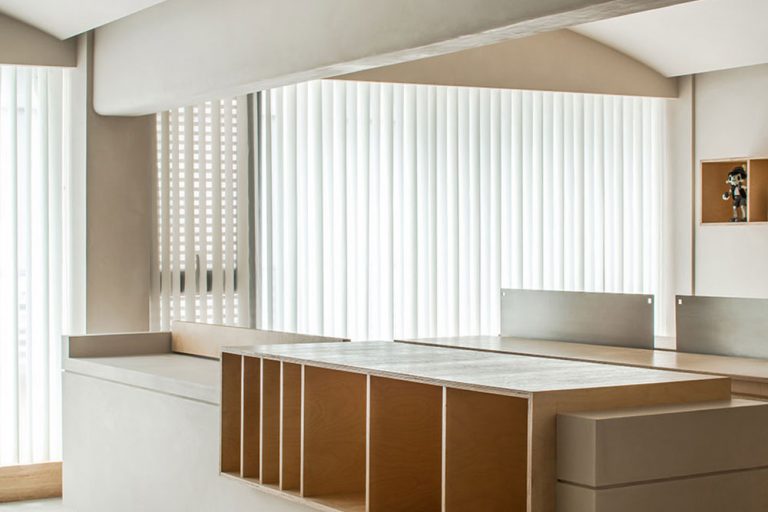 北欧工业风办公环境陈列空间装修图