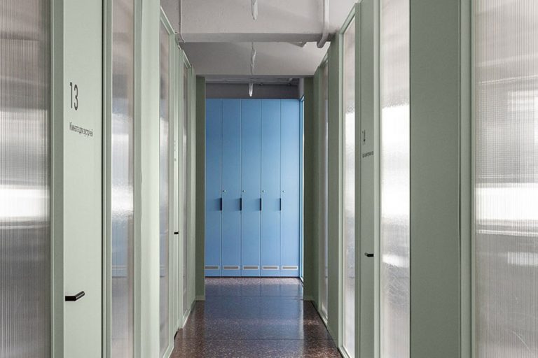 北欧工业风办公室走廊装修实景图