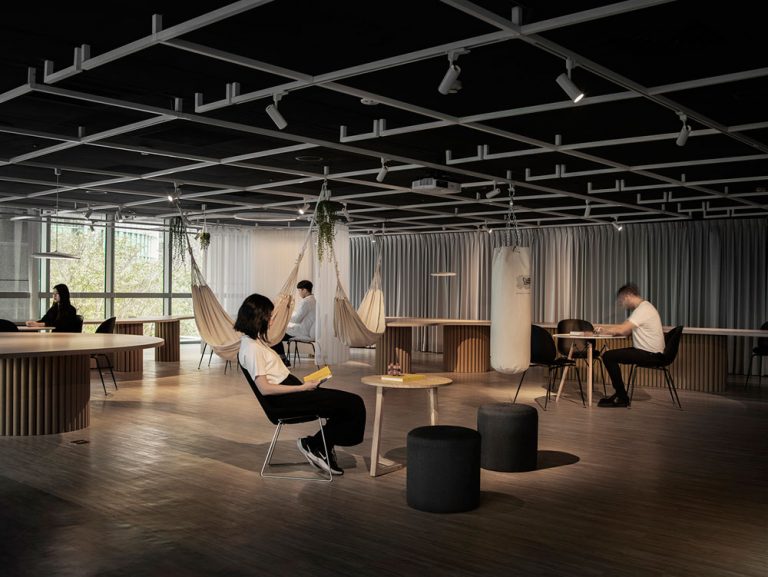 北欧工业风多功能休闲空间装修图