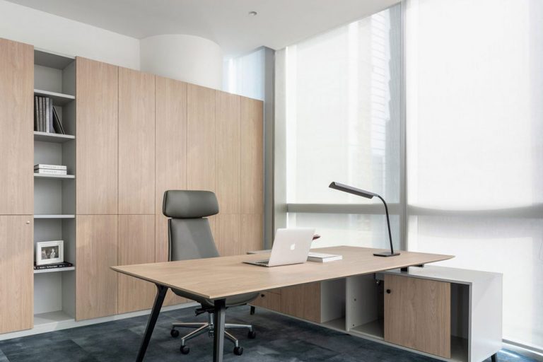 北欧简约风财务总监办公室装修图