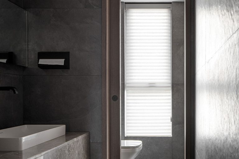 简约风格家居装修设计卫生间效果图