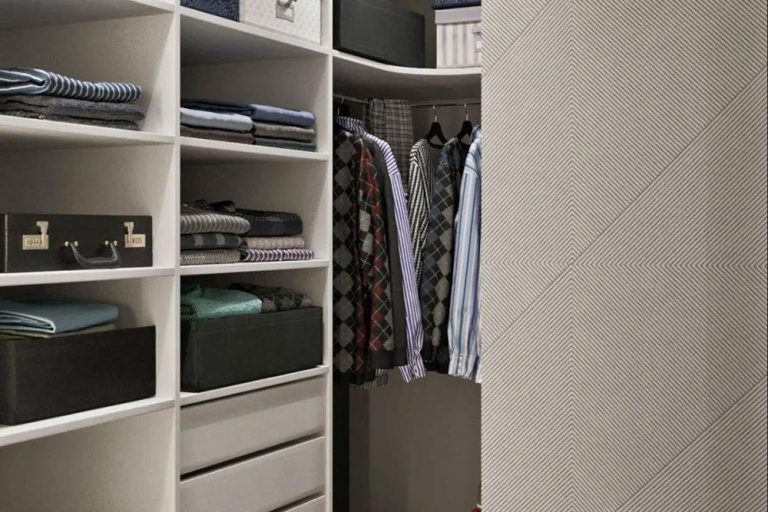 简约风格家装设计案例衣帽间效果图