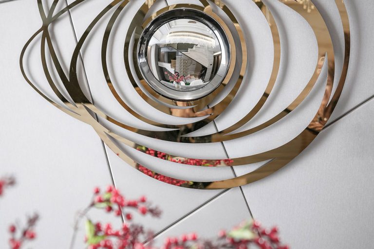 轻奢风格家居装修餐厅墙面艺术挂件陈设装饰实景图