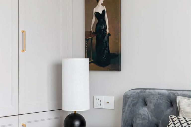 轻奢风格家庭住宅卧室案例效果图