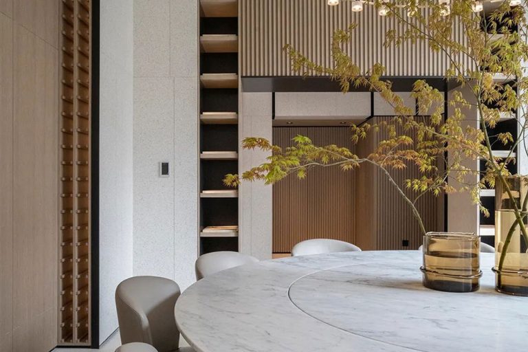 轻奢风格家装案例餐厅场景效果图