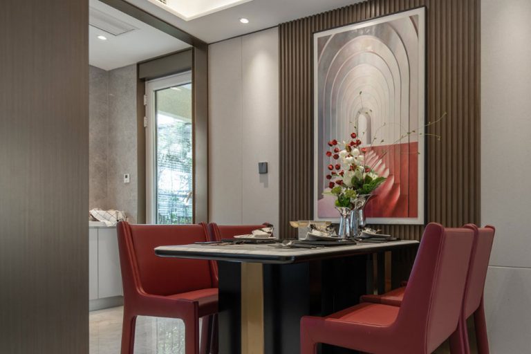 轻奢风格家装案例餐厅效果图