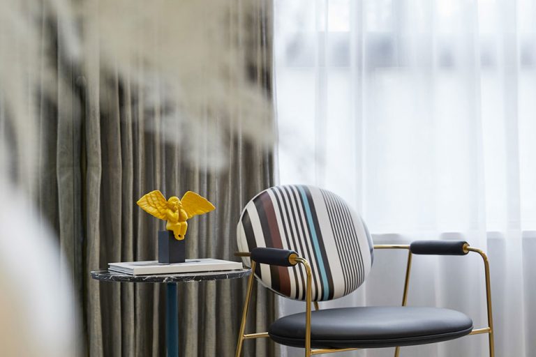 轻奢风格家装案例休闲区效果图