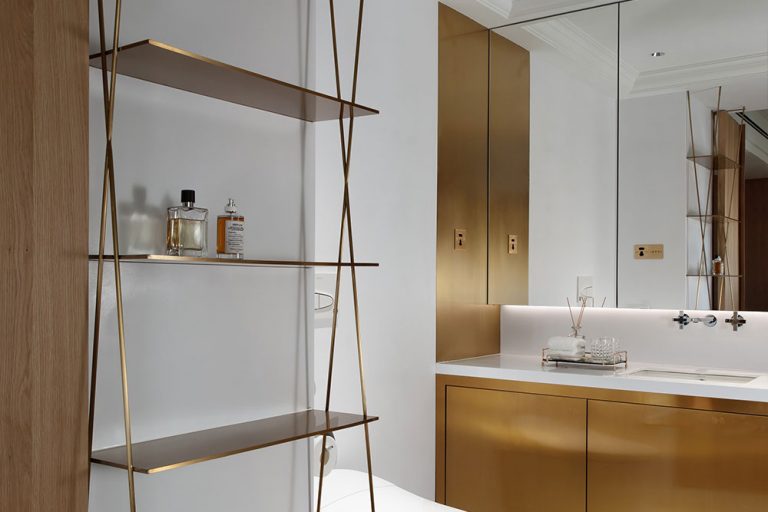 轻奢风格家装工程案例洗手间效果图