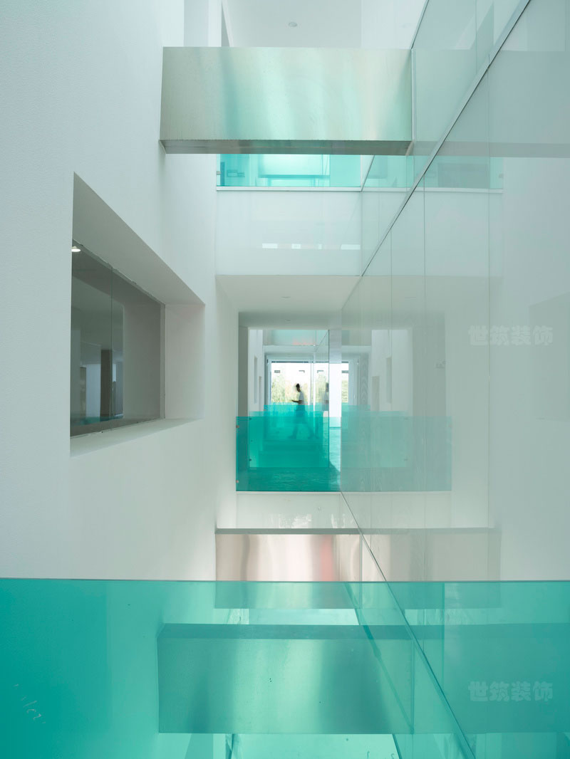 云南普洱现代简约风办公室装修设计效果图采光走廊
