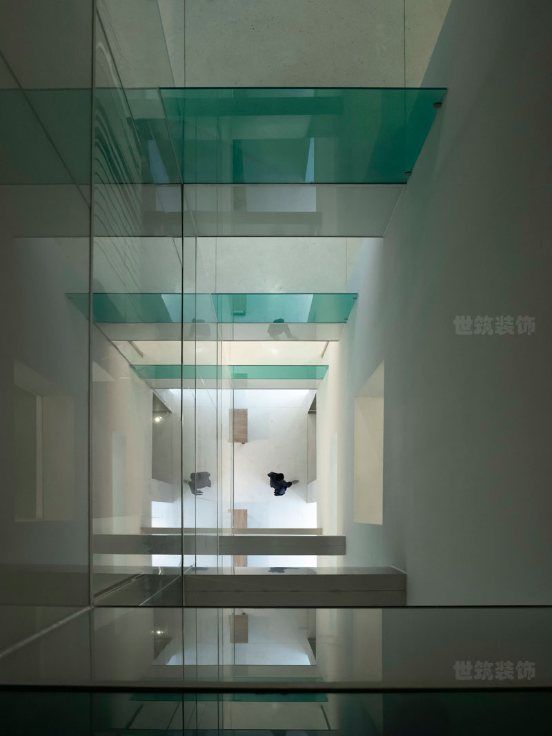 云南普洱现代简约风办公室装修设计效果图天井