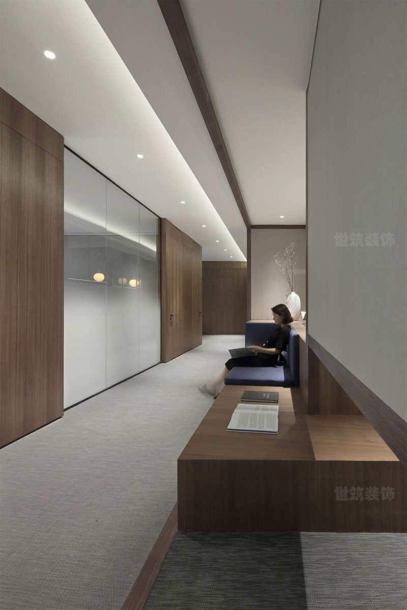 云南文山现代风格办公室装修设计效果图通道
