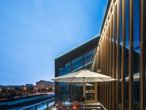 五华办公室户外阳台