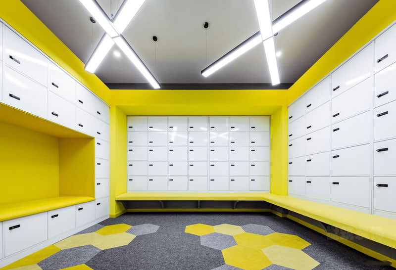 昆明现代风格办公室装修设计案例效果图更衣室