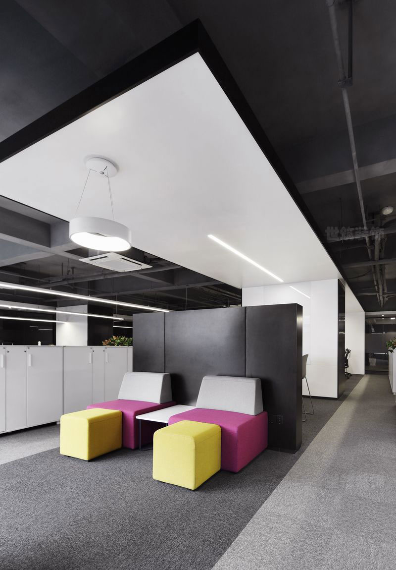 清新现代风的办公室装修设计亮黄色矮凳