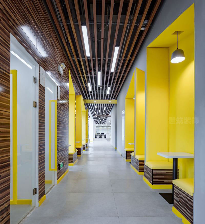 昆明现代风格办公室装修设计案例效果图走廊