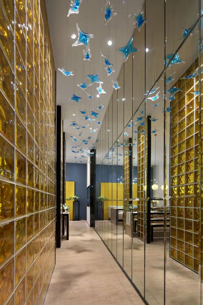 西山区办公室过道