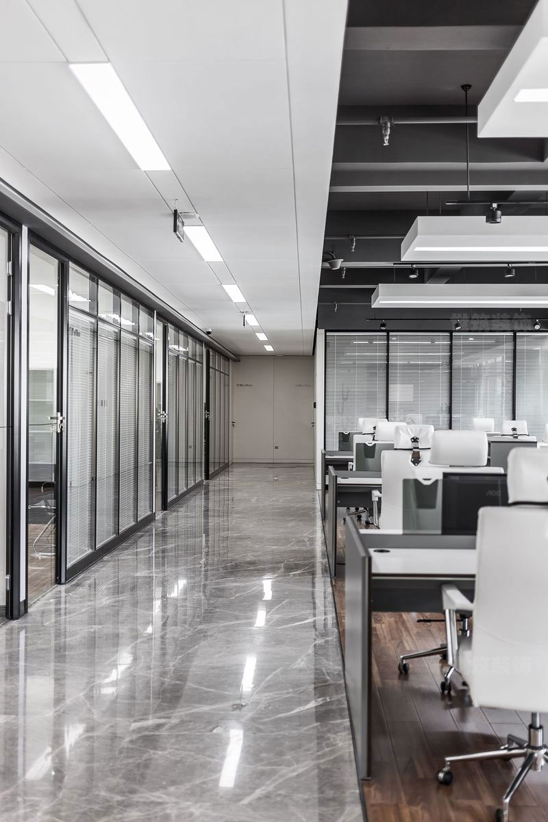 昆明五华区现代风格办公室设计案例办公区家具