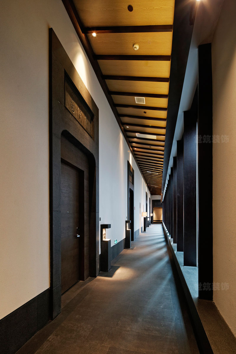 云南丽江古典中式酒店设计实景图走廊