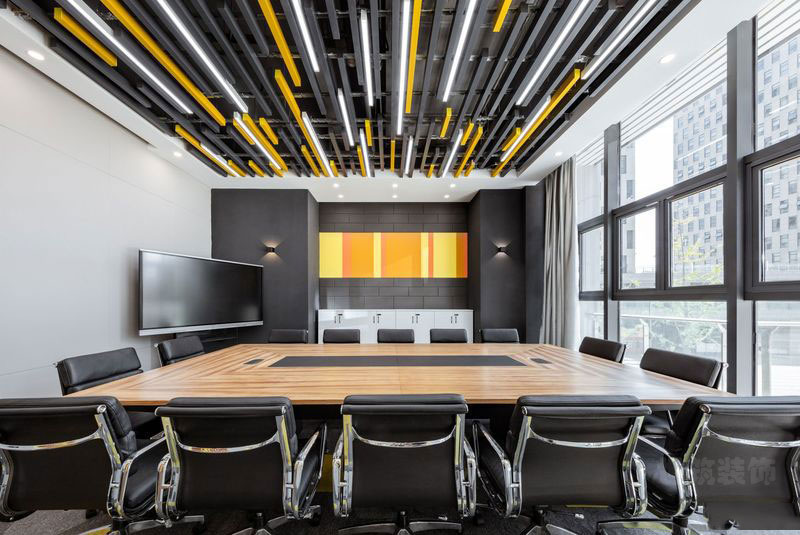 昆明现代风格办公室装修设计案例效果图会议室