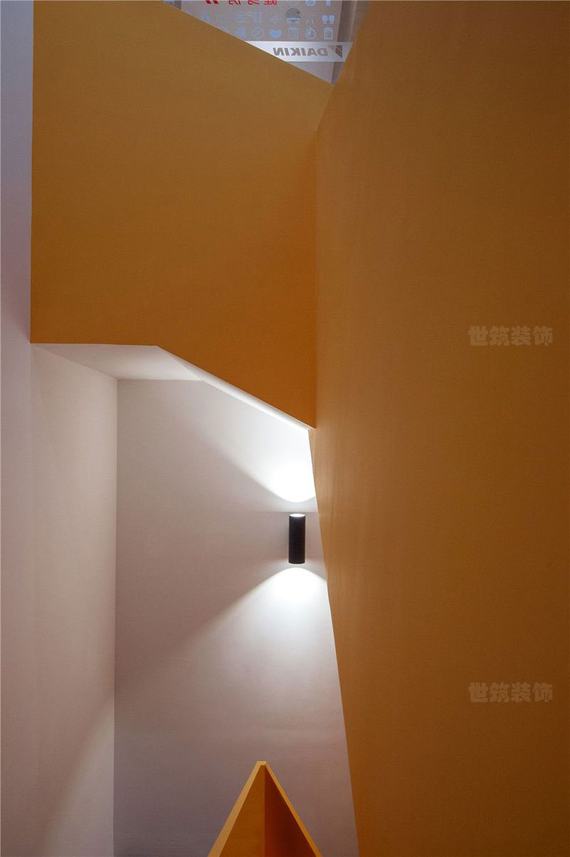 大理现代北欧风办公室装修案例橙色涂料