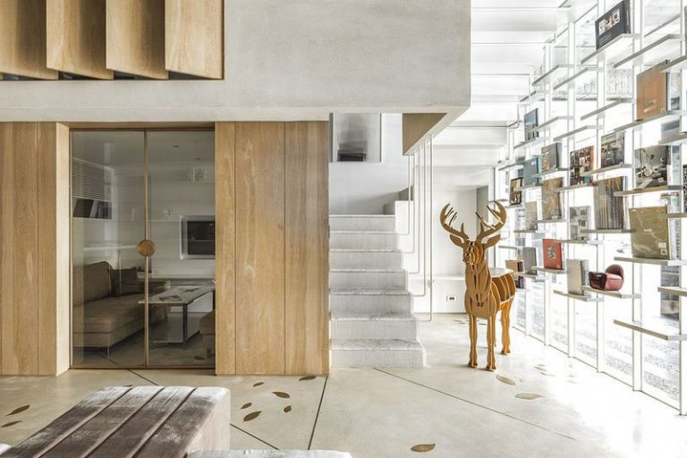 东川办公室过道